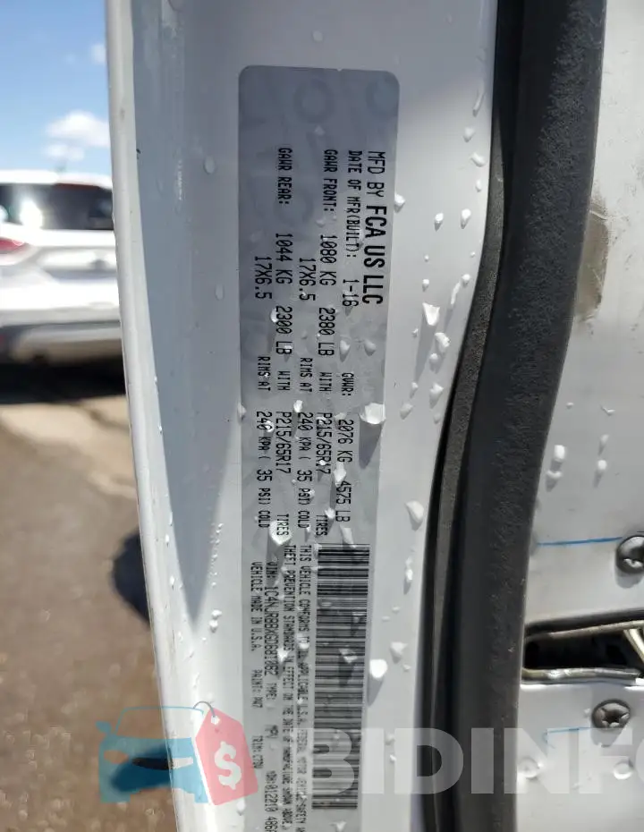 1C4NJRBBXGD681082 Photo# 13