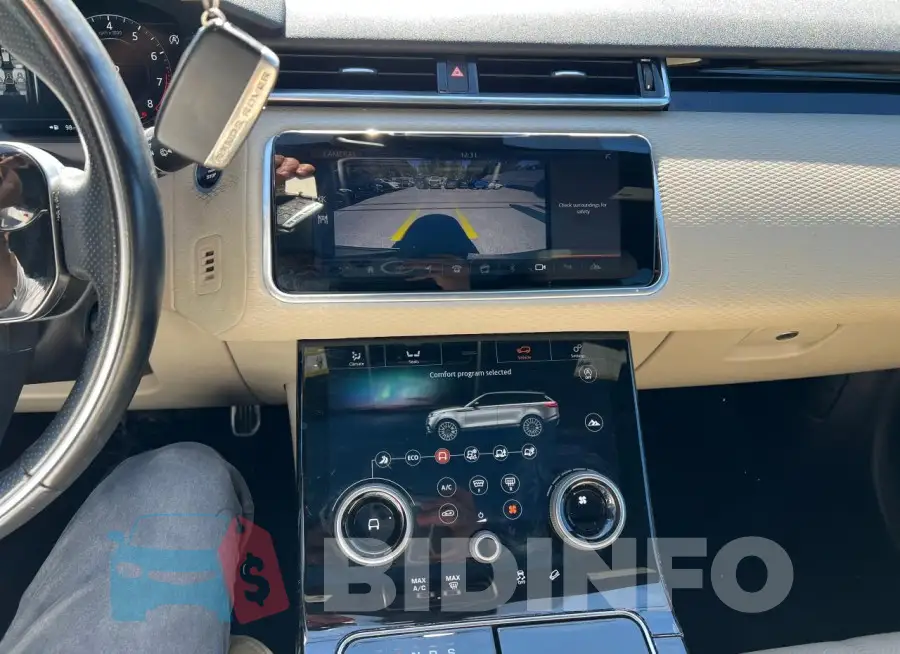 SALYL2RX6JA738010 Photo# 10
