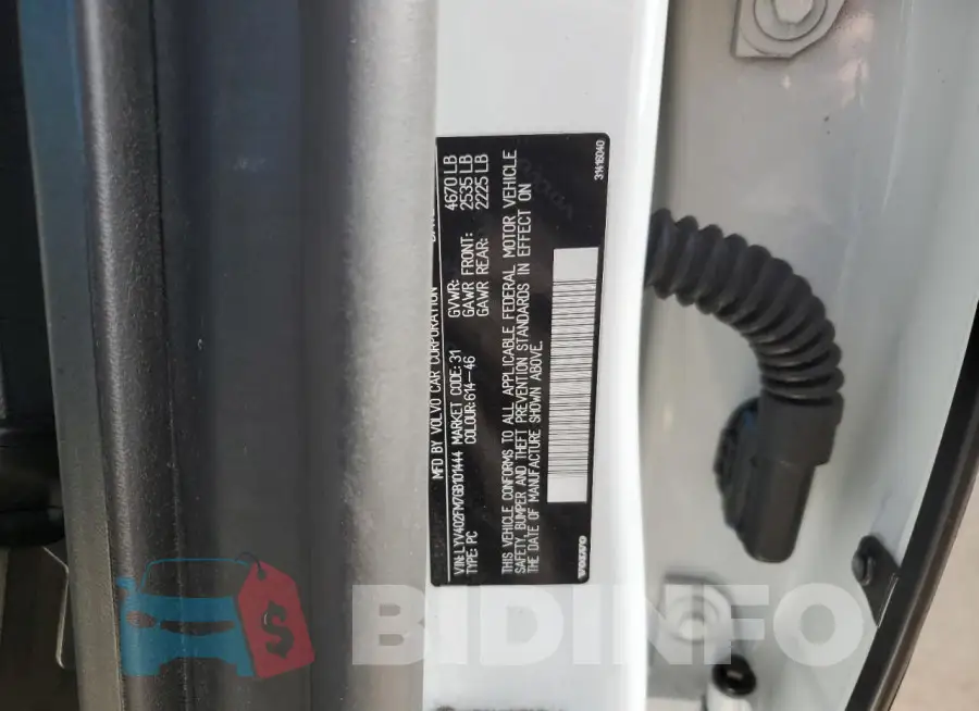 LYV402FM7GB101444 Photo# 12