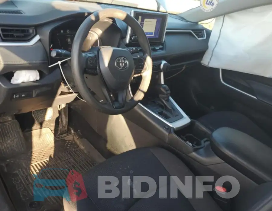 2T3F1RFV8RW422024 Photo# 8