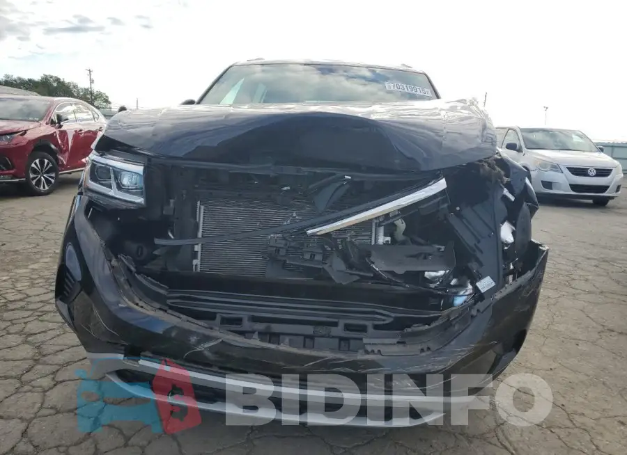 1V2BR2CA7PC523747 Photo# 5