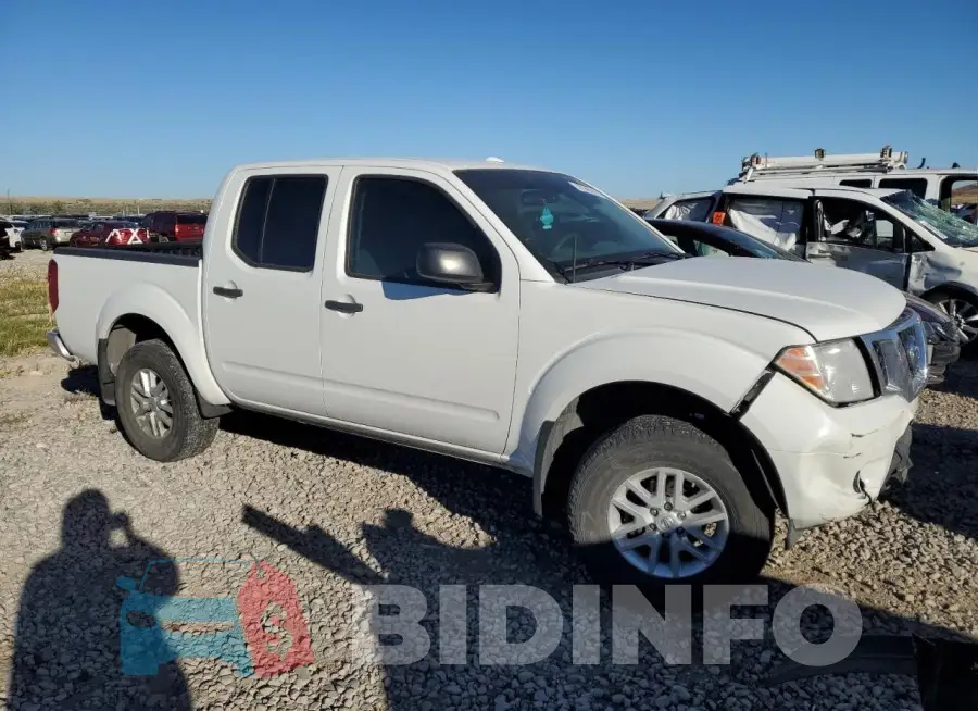 1N6AD0EV6JN740618 Photo# 4
