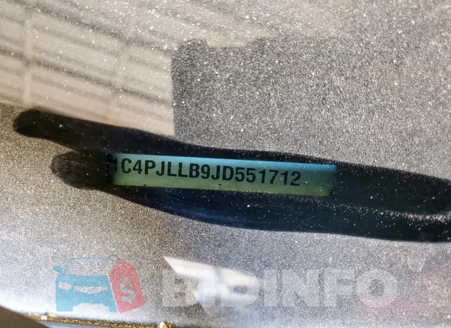 1C4PJLLB9JD551712 Photo# 13