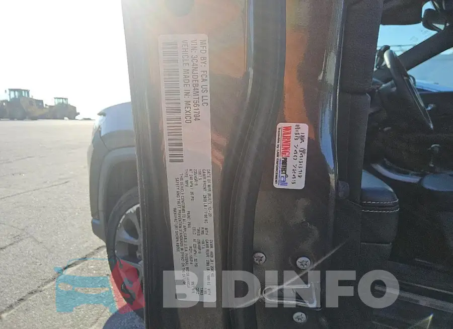 3C4NJDEB4MT561704 Photo# 13