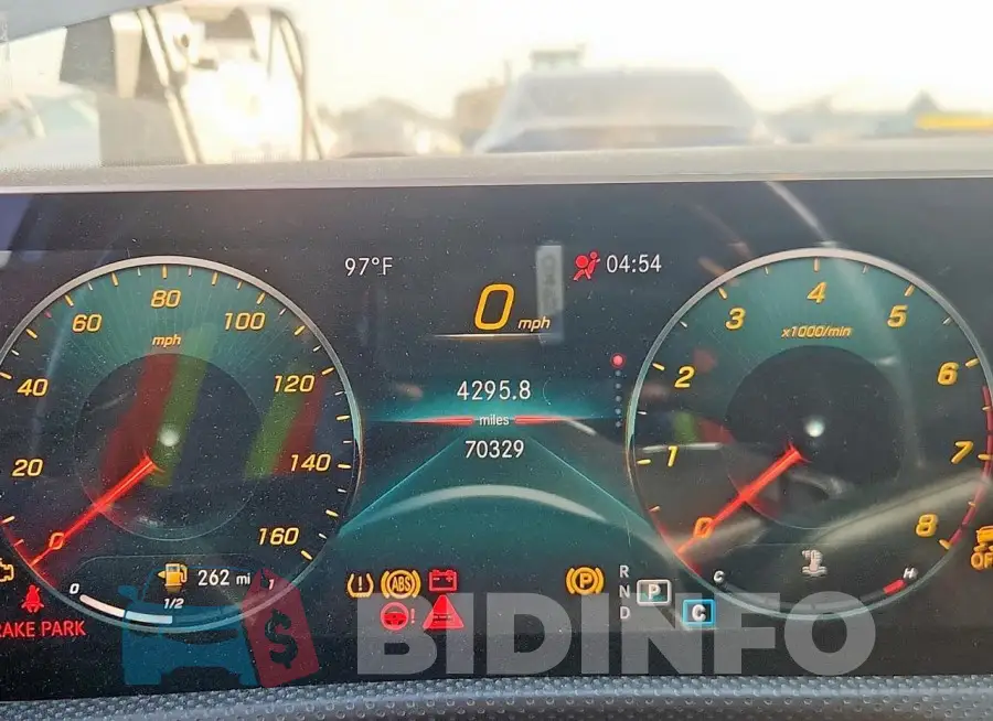 WDD3G4EB8KW021663 Photo# 9