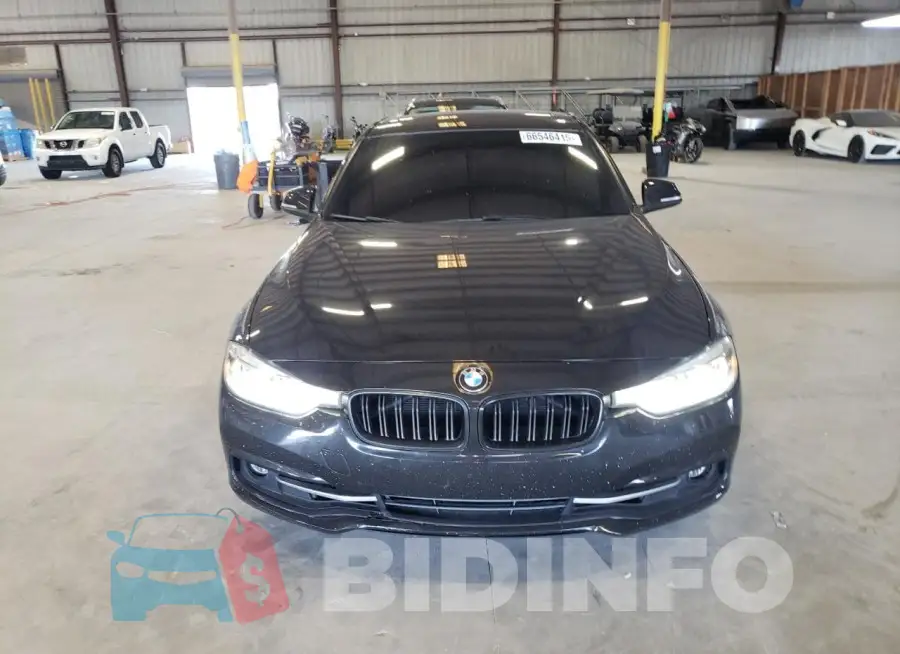 WBA8B9C50JEE81011 Photo# 5