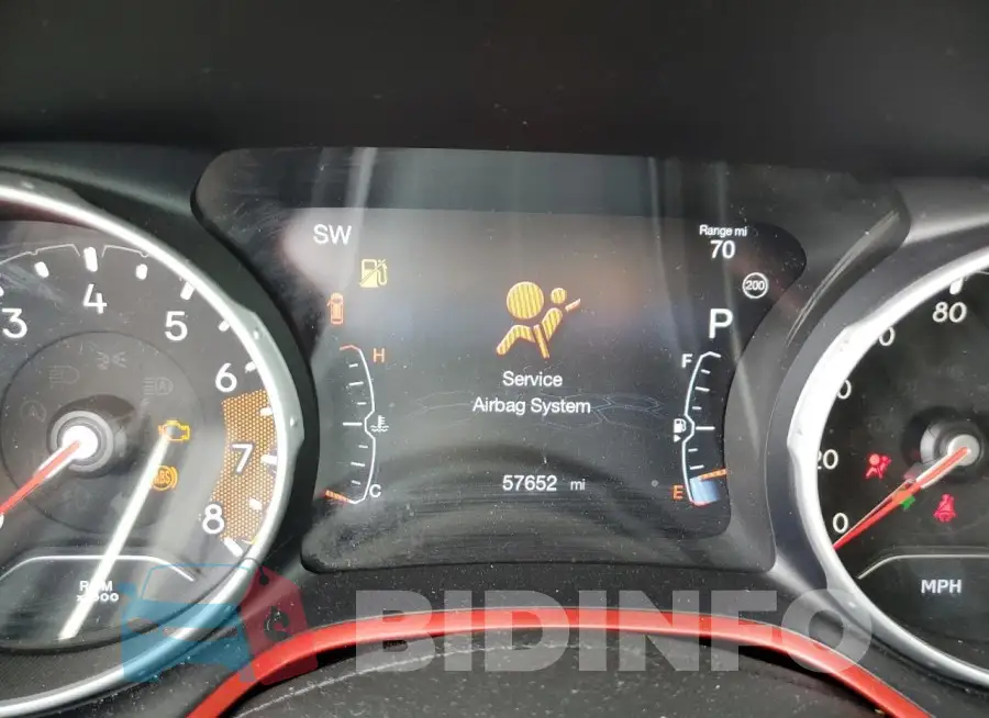 3C4NJDDB6JT210581 Photo# 9