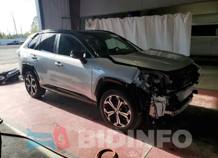 JTMEB3FV8MD070185 Photo# 4