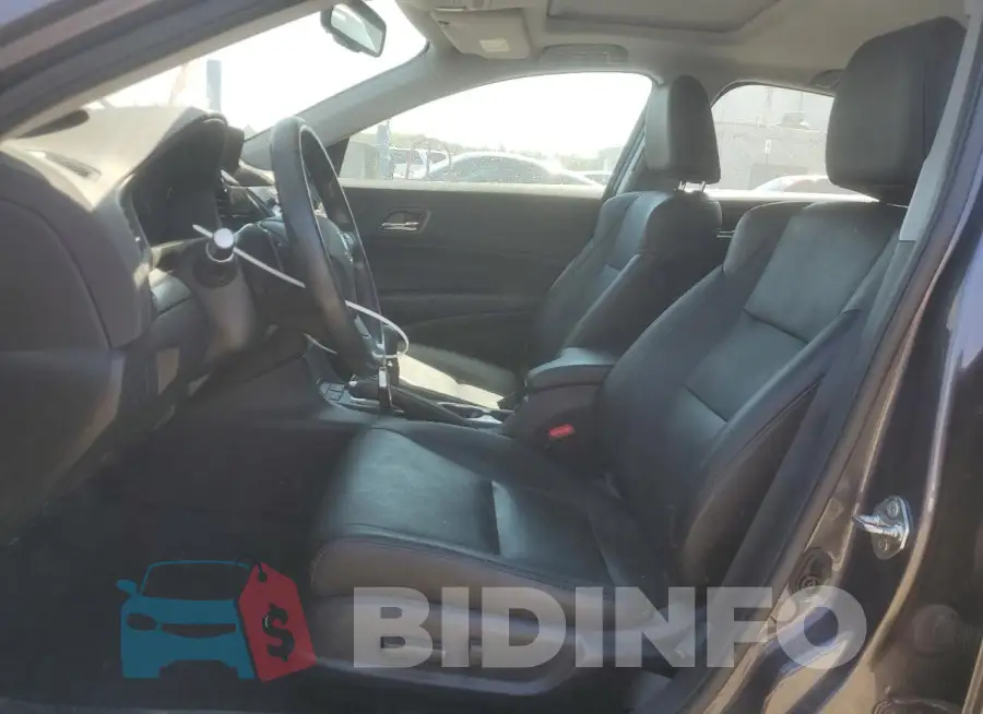 19UDE2F73JA001403 Photo# 7