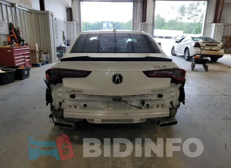 19UUB6F58PA004689 Photo# 6