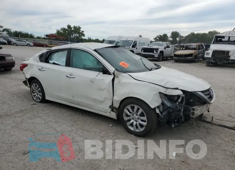 1N4AL3AP3GN339413 Photo# 4