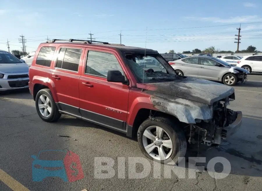 1C4NJPFB4HD182889 Photo# 4