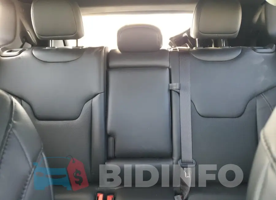 3C4NJDCN5PT520192 Photo# 10