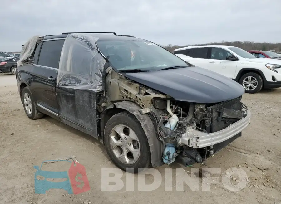 2C4RC1EG5HR515748 Photo# 4