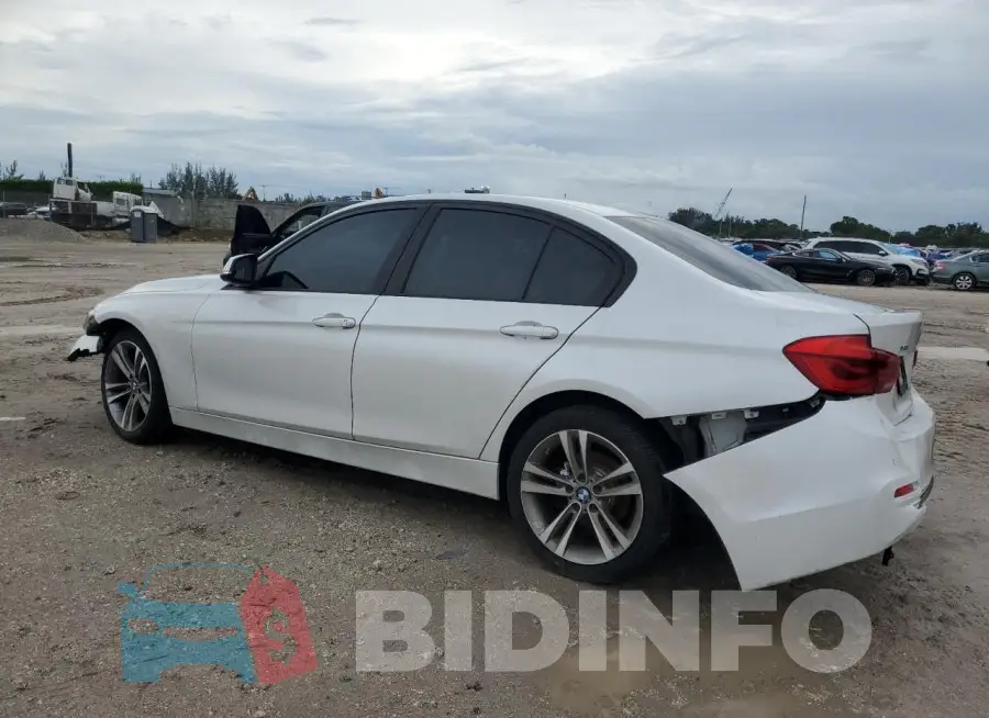 WBA8E3G5XGNU03761 Photo# 2