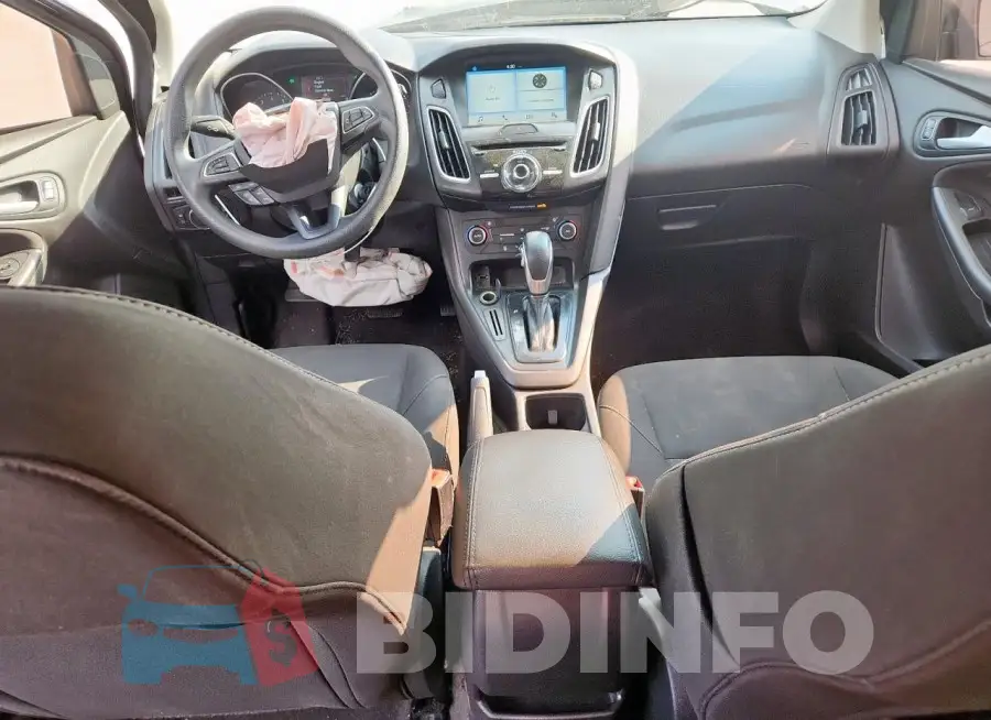 1FADP3M28JL225573 Photo# 8