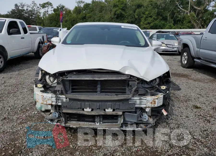 3FA6P0RUXLR129885 Photo# 5