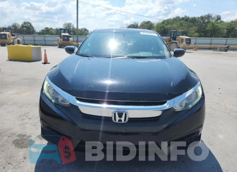 19XFC2F50JE020144 Photo# 5