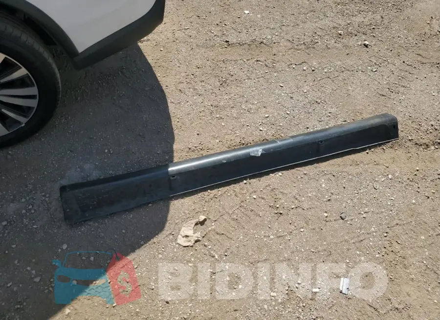 JA4AD3A30KZ010748 Photo# 12