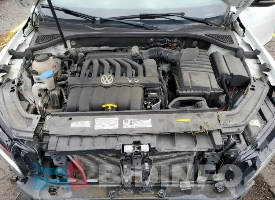 1VWJM7A30JC049951 Photo# 11