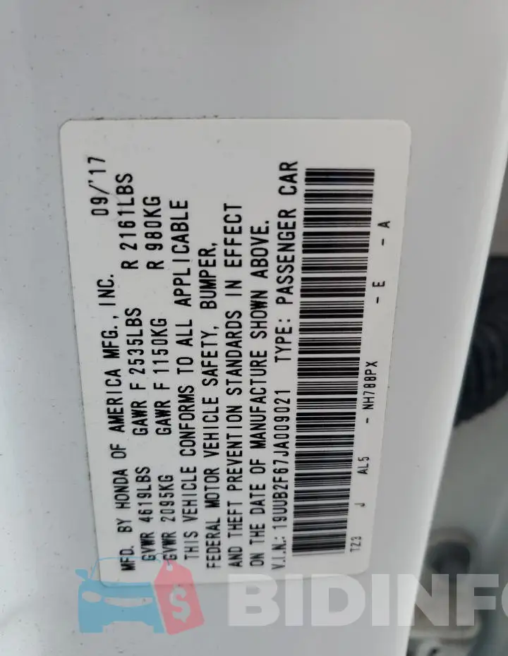 19UUB2F67JA009021 Photo# 12
