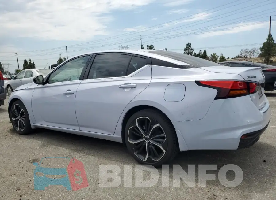 1N4BL4CV2PN415063 Photo# 2
