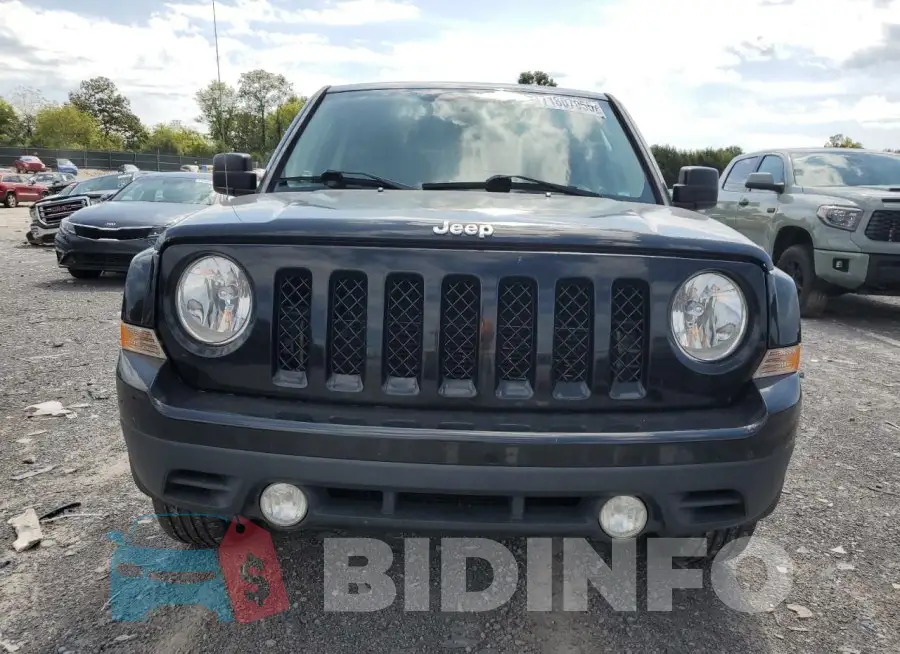 1C4NJPFB8GD584302 Photo# 5