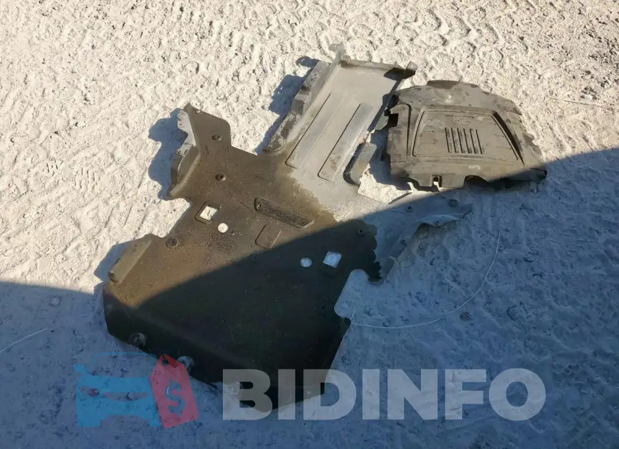 SALYL2RV7JA768888 Photo# 13