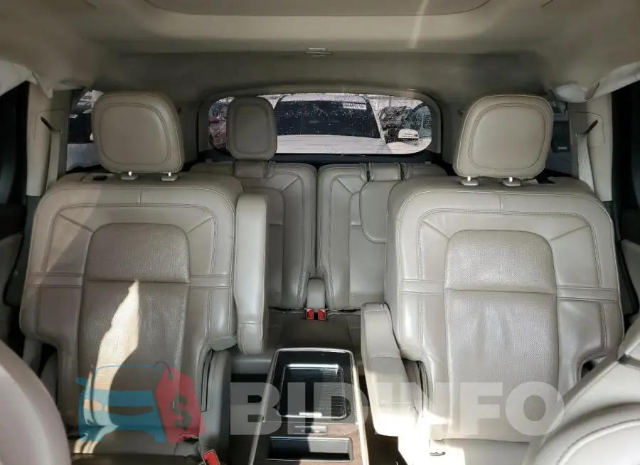 5LMYJ8XY2LGL31175 Photo# 10