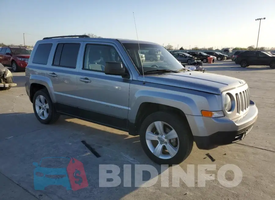 1C4NJPFB6GD727036 Photo# 4