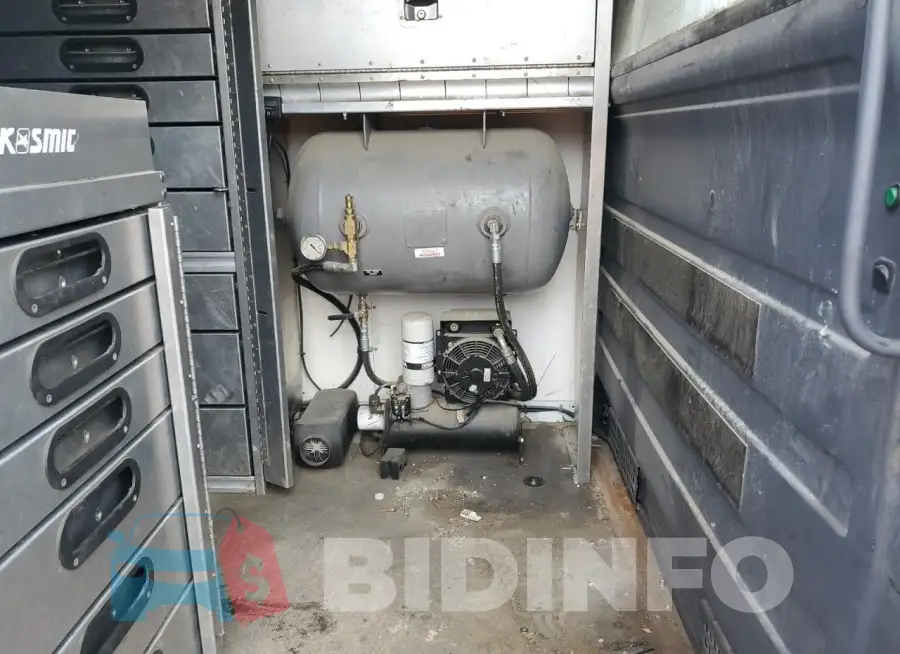 WD3BF0CD8JP595236 Photo# 10