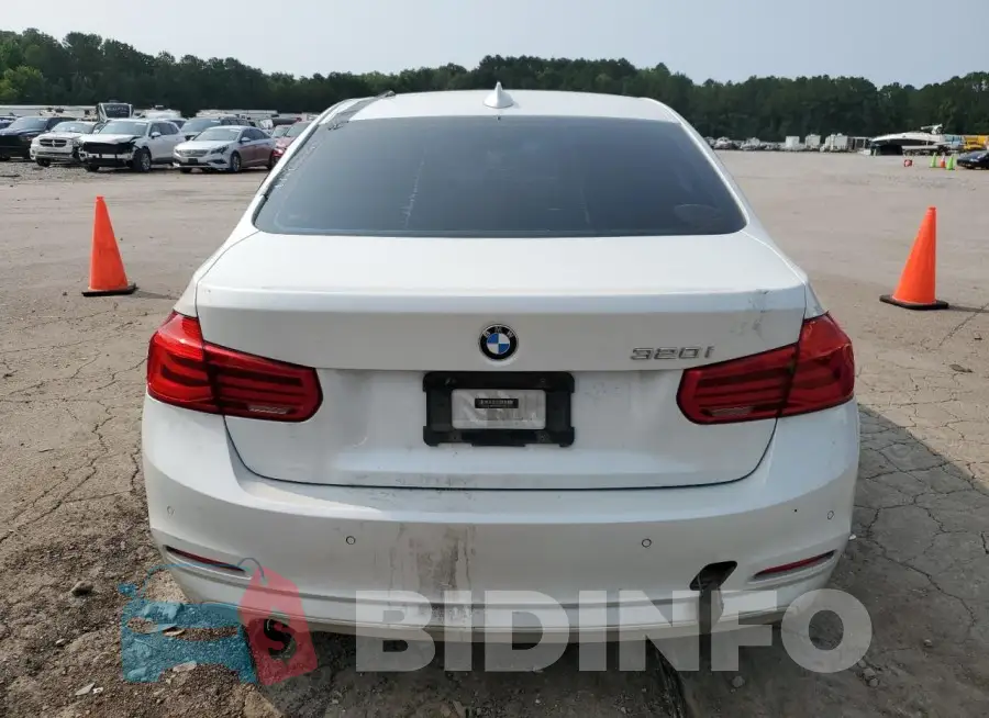 WBA8A9C53GK619232 Photo# 6