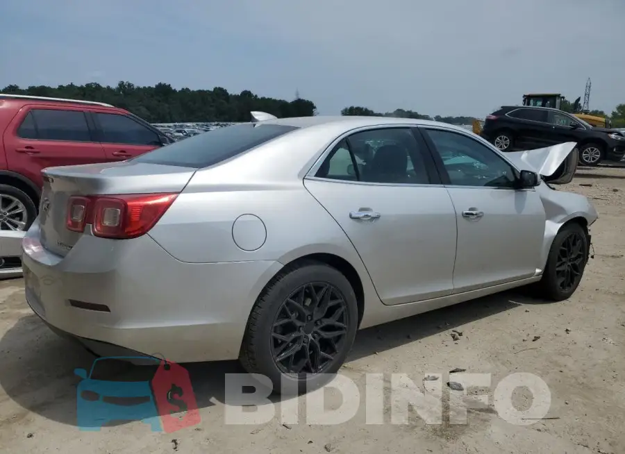 1G11E5SA2GF106605 Photo# 3