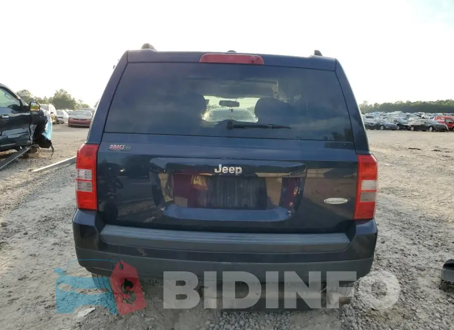 1C4NJPFB0GD711768 Photo# 6
