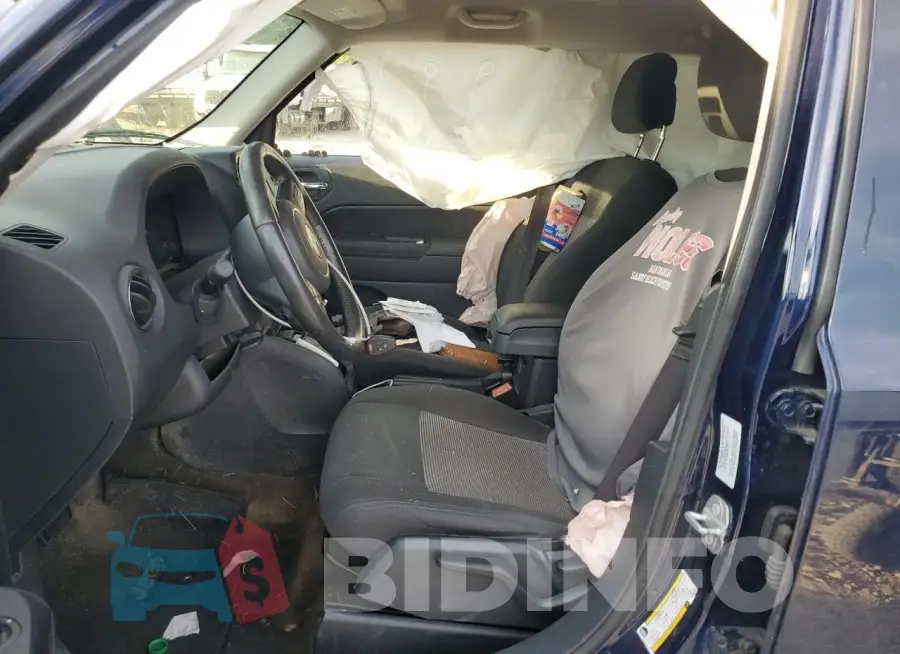 1C4NJPFB0GD711768 Photo# 7