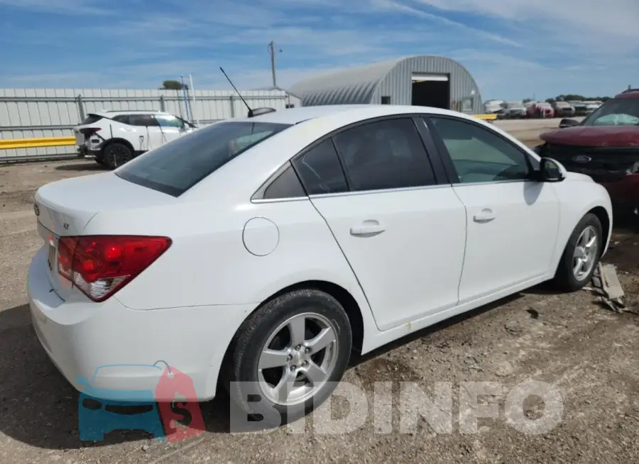 1G1PE5SBXG7152339 Photo# 3