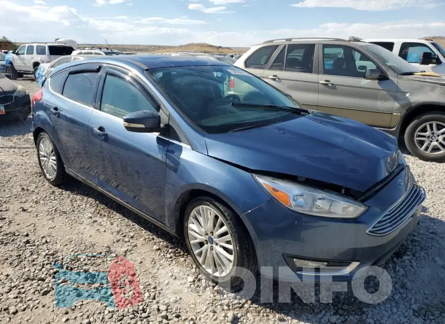 1FADP3N25JL233256 Photo# 4