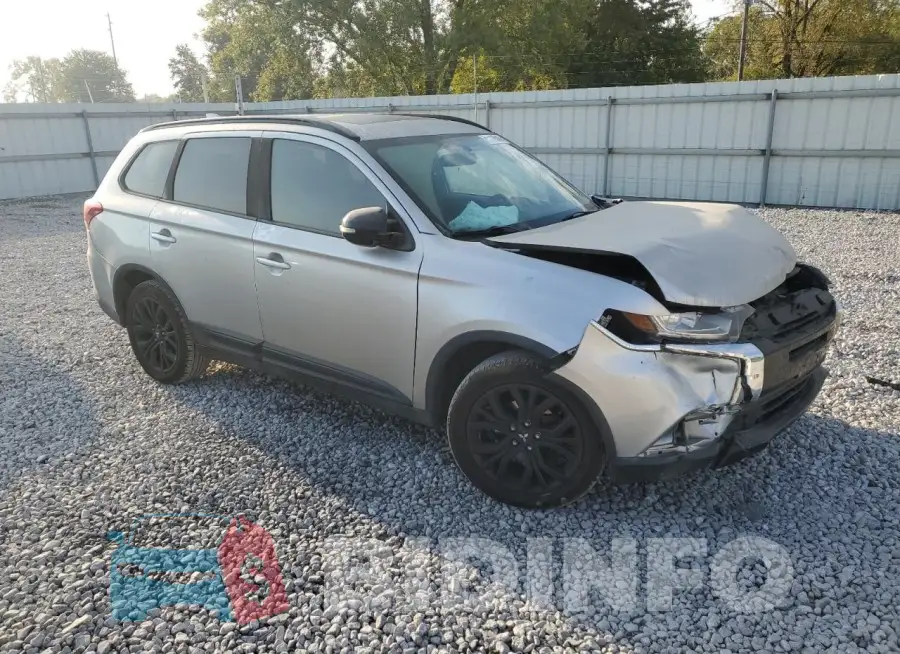 JA4AD3A35JZ048135 Photo# 4
