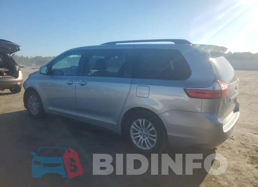 5TDYK3DCXGS748698 Photo# 2