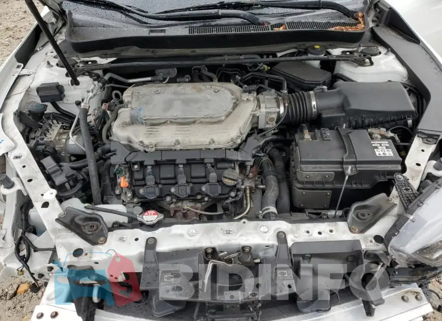 19UUB3F67KA000679 Photo# 11