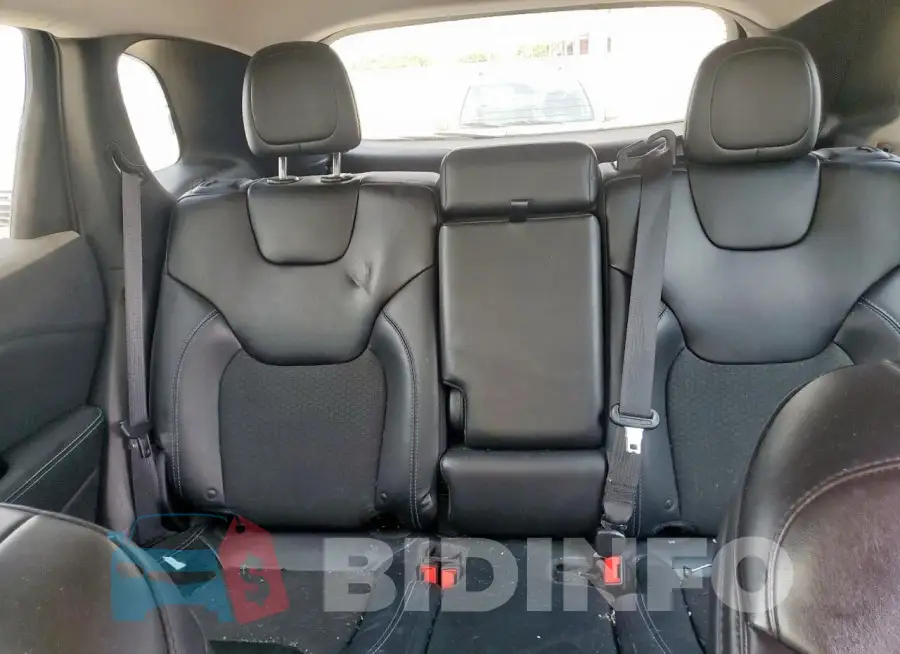 1C4PJLLB4KD428613 Photo# 10