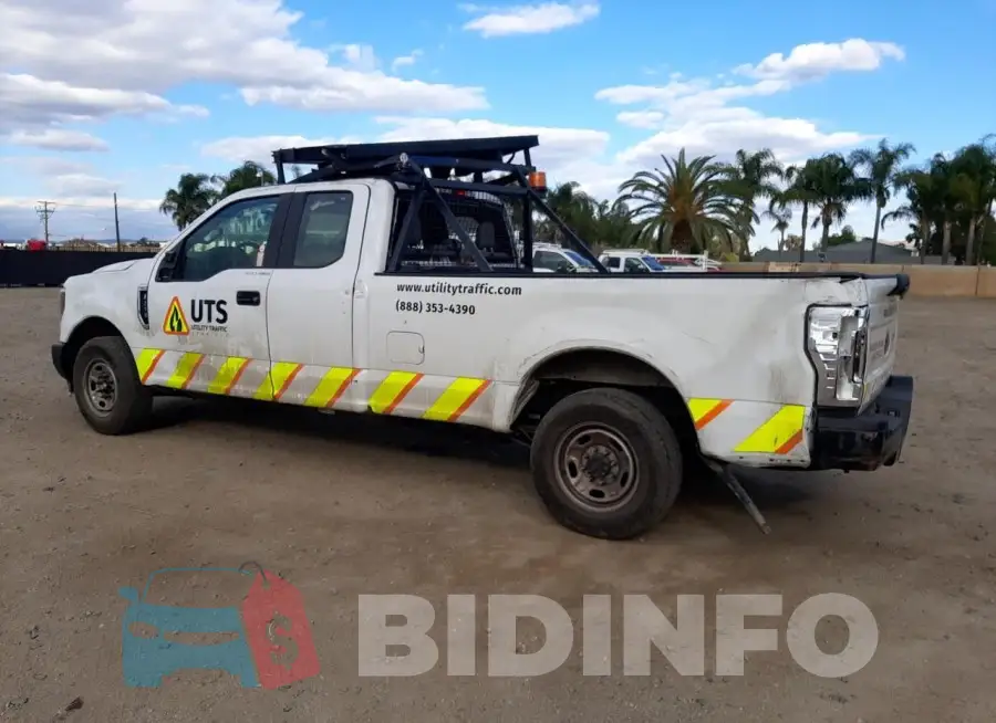 1FT7X2A68KEE26789 Photo# 2