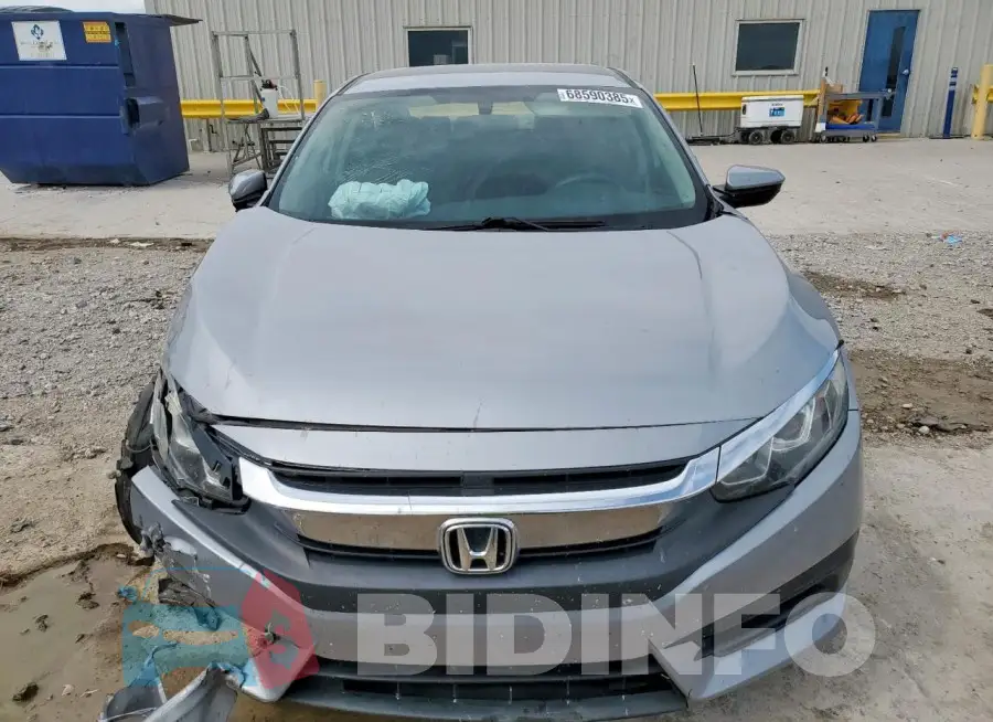19XFC2F52HE028448 Photo# 5