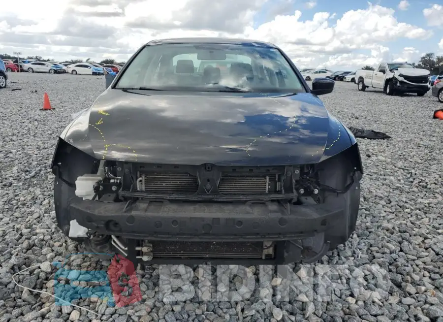3VW2B7AJ3JM242098 Photo# 5
