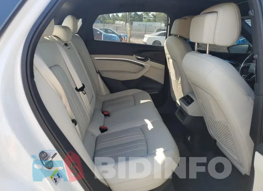 WA1CAAGE6RB007869 Photo# 10