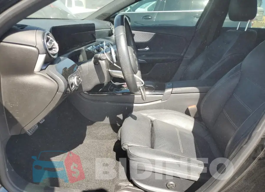 WDD3G4EB8KW025129 Photo# 7
