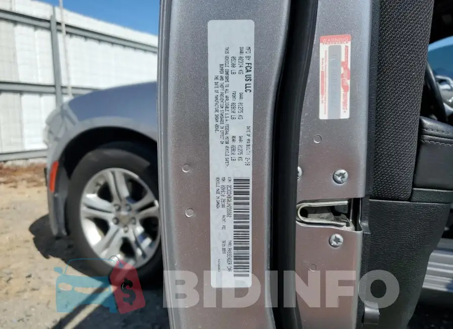 2C3CDXBG8JH239382 Photo# 12