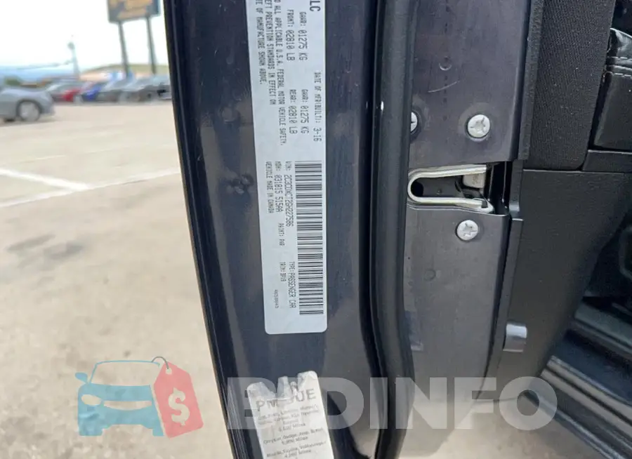 2C3CDXCT2GH227586 Photo# 10