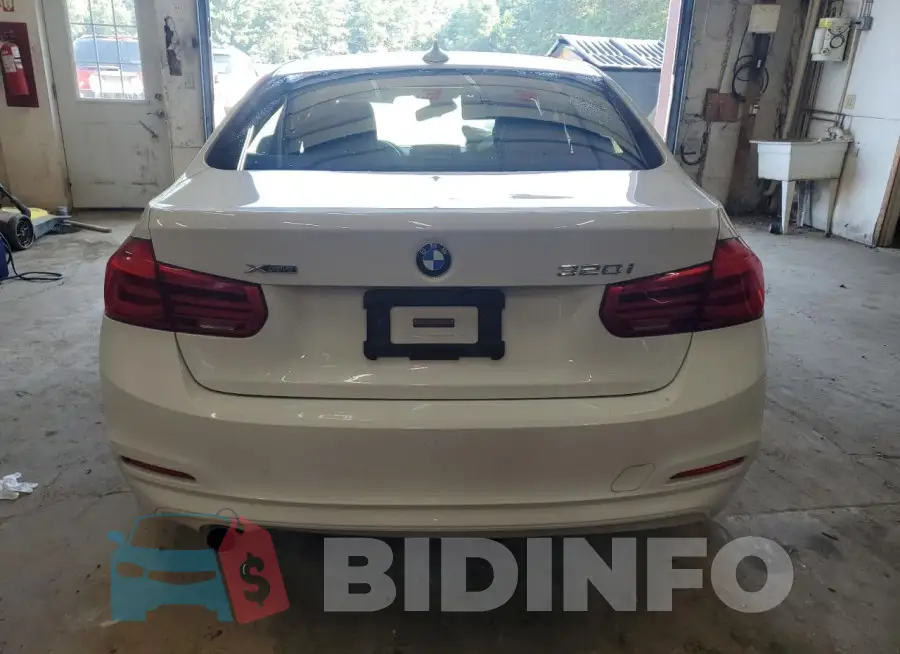 WBA8E5G56JNU45704 Photo# 6