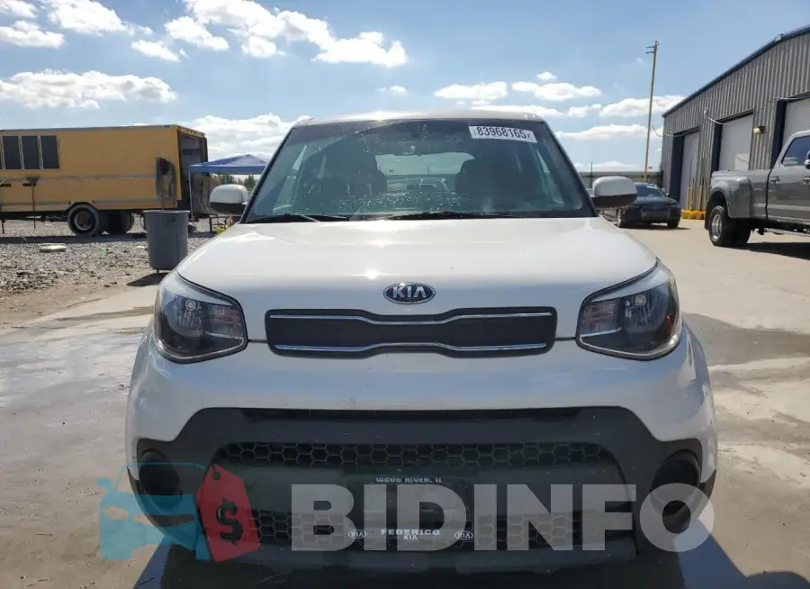 KNDJN2A2XH7461744 Photo# 5